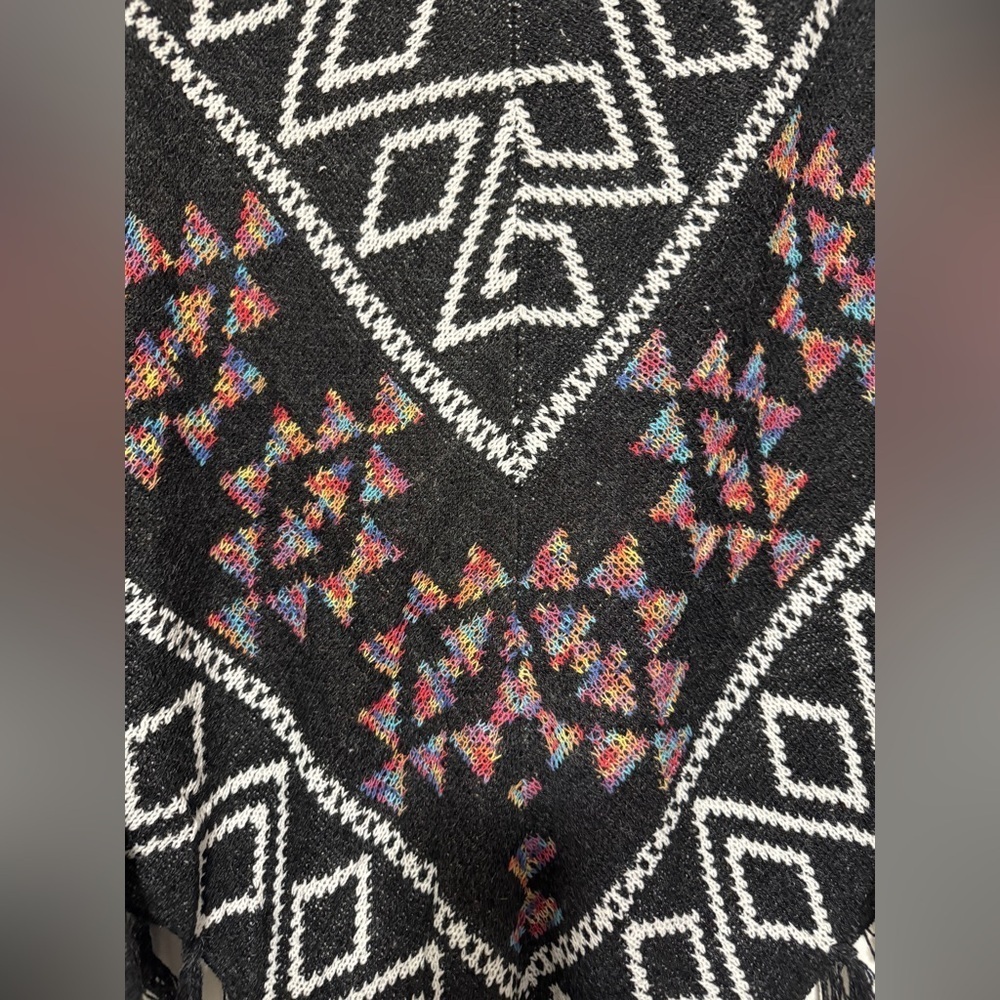 Kamana Black White Multicolor Aztec Geometric Fringe Poncho OS - Picture 6 of 7